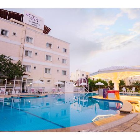 Sammy's Hotel Kerýnia Eksteriør bilde
