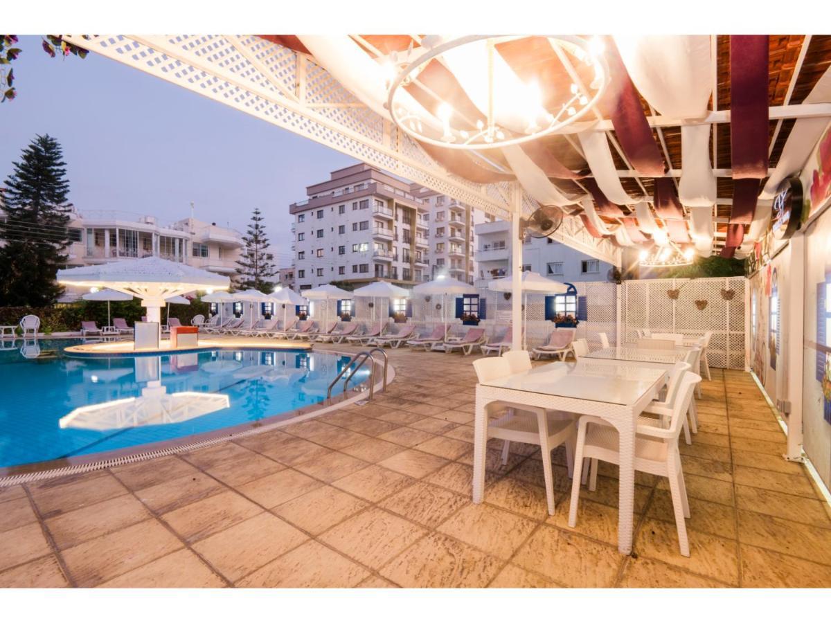 Sammy's Hotel Kerýnia Eksteriør bilde